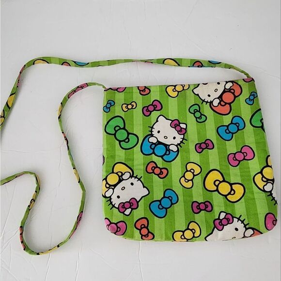 Hello Kitty handcrafted crossbody purse - Picture 3 of 6